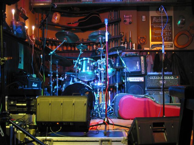 Sweaty Pants - Band op een postzegel apparatuur,instrumenten,backline,podium